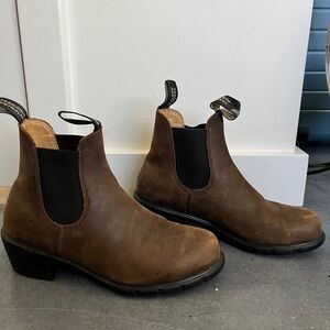 Blundstone Heeled Boots Antique Brown size 7.5 (AU 4.5)